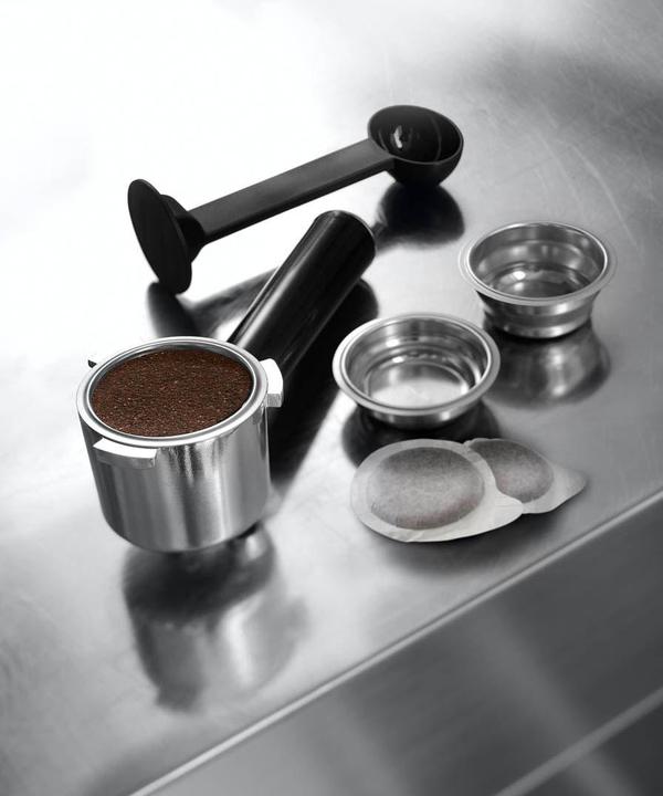 Actual product image De'Longhi Dedica EC680.R