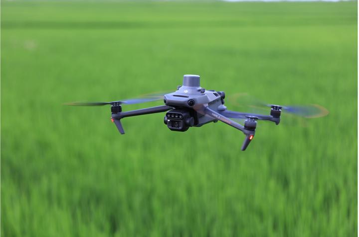 Produktbild DJI Mavic 3 Multispectral Care Basic (43 min, 951 g, 20 Mpx)
