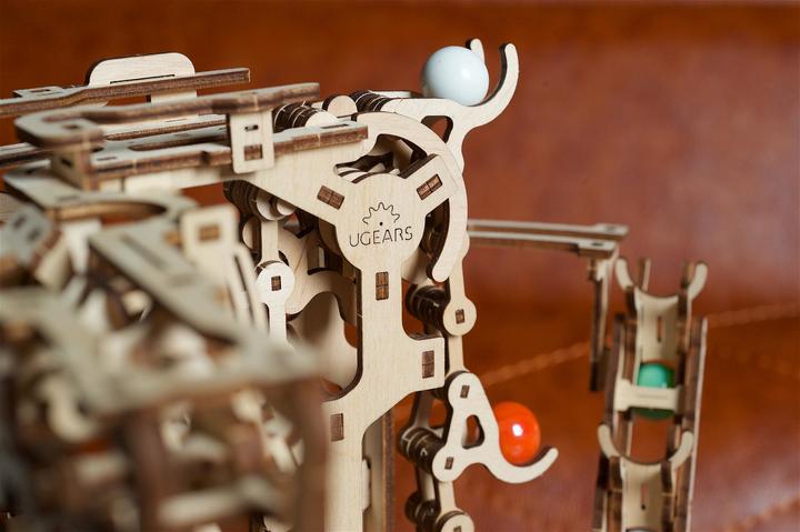 Produktbild Ugears Murmel-Kettenbahn