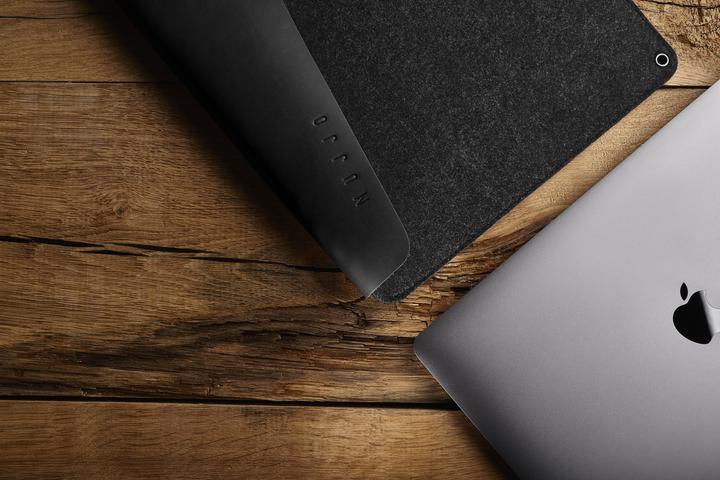 Actual product image Mujjo Sleeve (13", Apple)