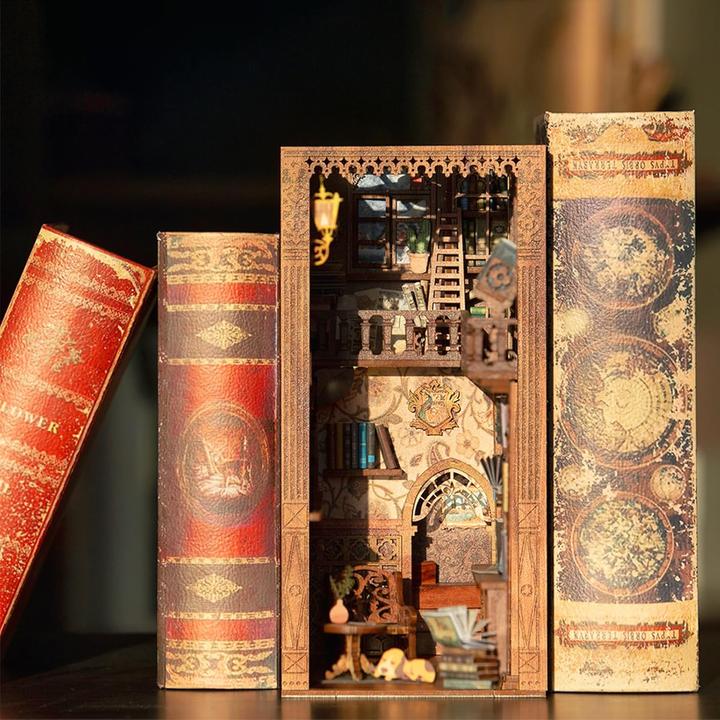 Actual product image Eternal Bookstore - Book Nook