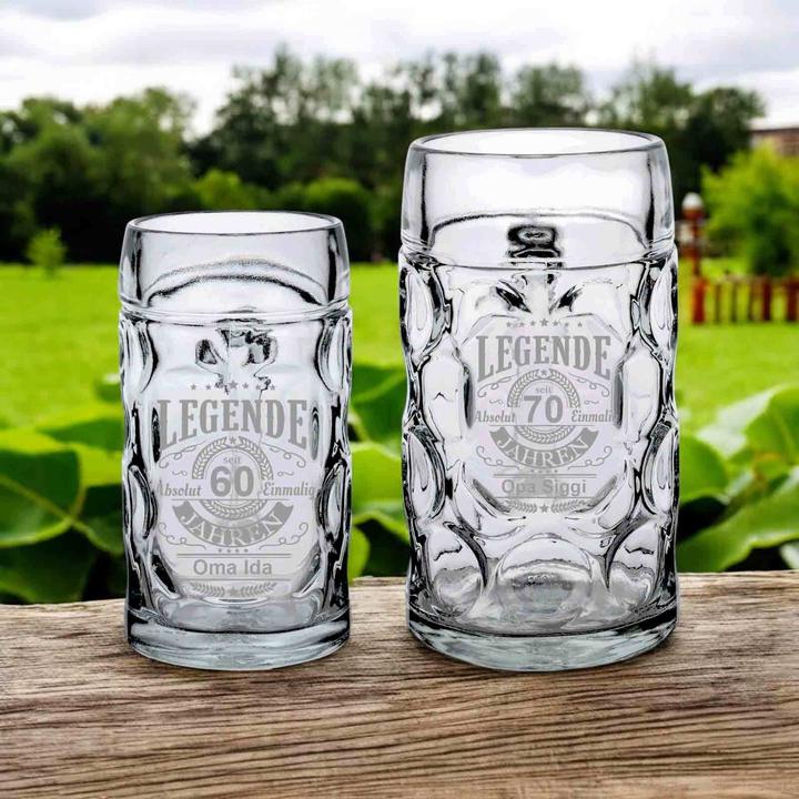 Produktbild Luxentu Legende seit 80 Jahren Bierkrug mit Gravur (0.50 l, 1 x)