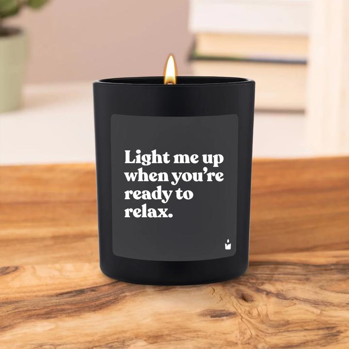 Produktbild Chatty Candles Duftkerze Flowery Light me up when you’re ready to relax.