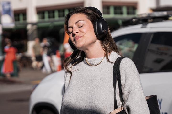 Produktbild JLab Audio EPIC LUX ANC - Headphones (ANC, 70 h, Kabellos)