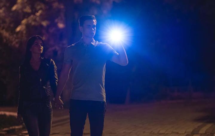 Produktbild Superfire Flashlight A10, 550lm, USB (15 cm, 550 lm)