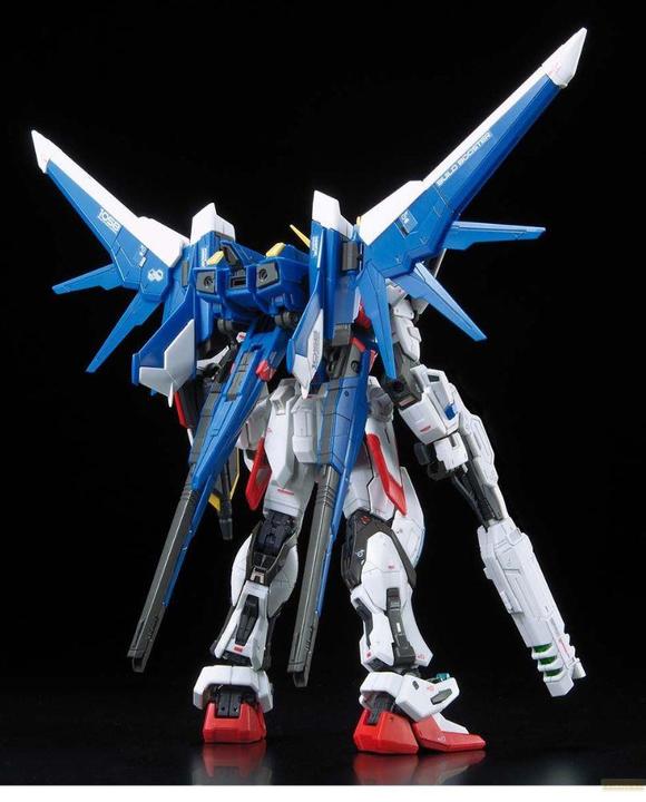 Actual product image Bandai Gundam: Real Grade - Build Strike Gundam Full Package 1:144 Model Kit