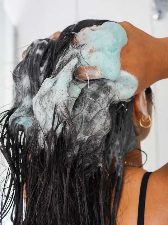 Actual product image Green Room Shampoo & Conditioner Set Color Correction Green (Solid shampoo)