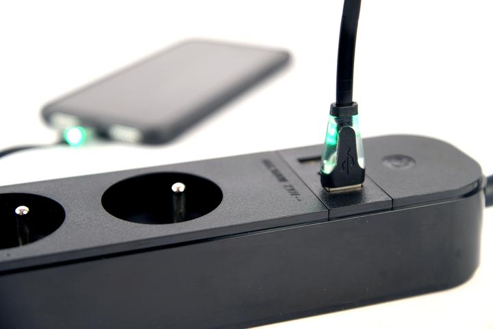 Produktbild Gembird Smart Steckdosenleiste mit USB-Ladegerät 4 französische Steckdosen schwarz (4 x, CEE 7/3, 1.50 m)