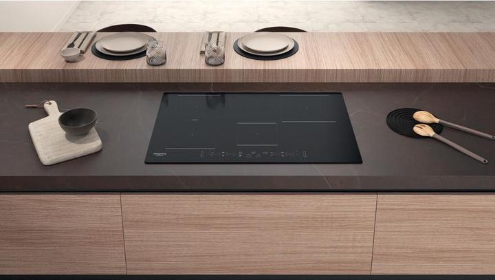 Actual product image Hotpoint HB 0577B NE (77 cm, Induction hob)