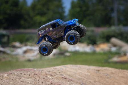 Actual product image Losi M.TRUCK SON-UVA RTR 4WD 1:18 EP (RTR Ready-to-Run)