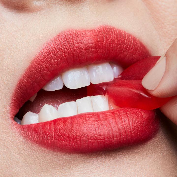 Produktbild MAC Cosmetics Powder Kiss Lipstick (Lasting Passion)