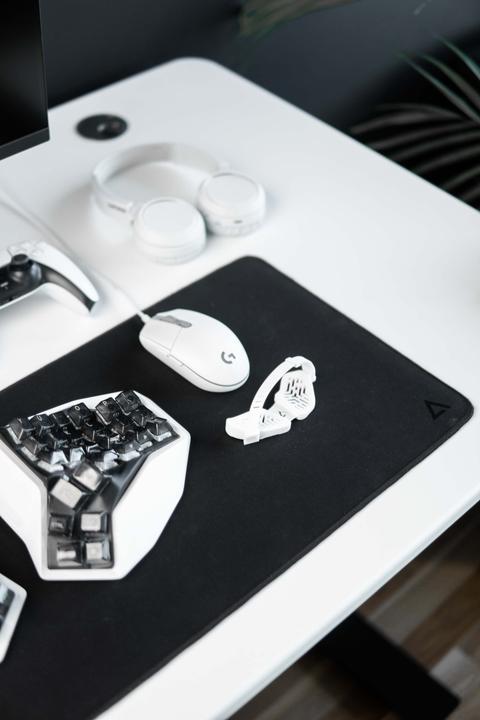 Actual product image Deltahub Gaming Desk Mat Black - S -hiirimatto (S)