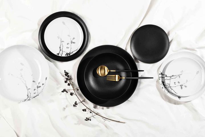 Actual product image Seltmann Liberty Velvet Black Kaffeeservice (18 pcs.)