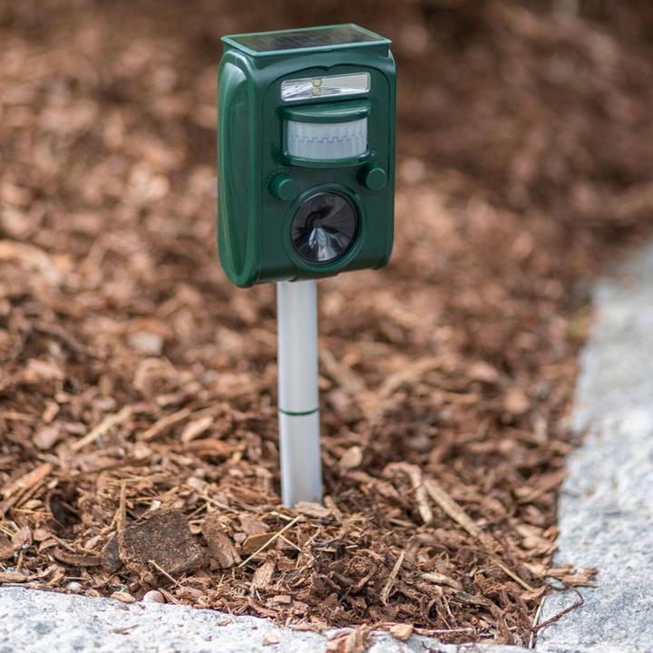 Actual product image Kerbl SonicFlash ultrasonic animal repeller, integrated solar panel