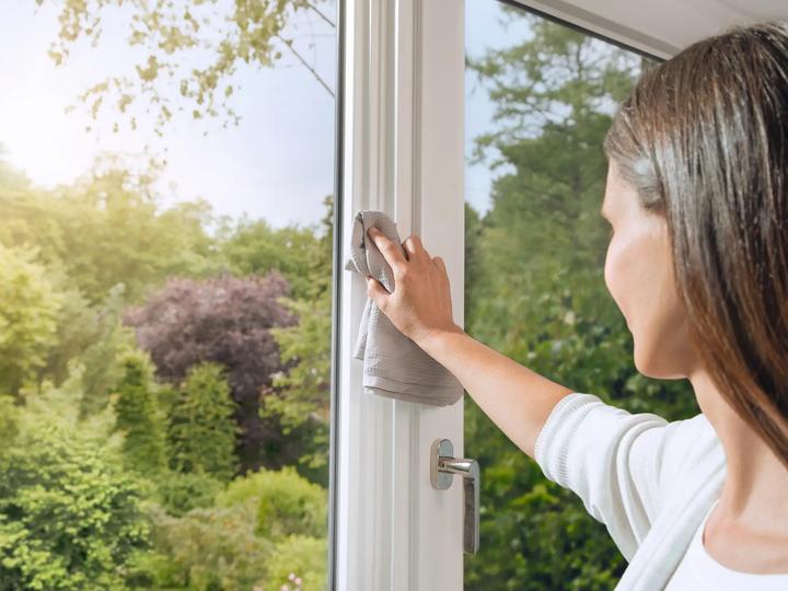 Produktbild tesa Pollenschutzgitter, für Allergiker, zuschneibar inkl. selbstklebendem Klettband (150 x 180 cm)