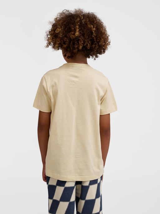 Actual product image hummel hmlPETS T-SHIRT S/S (122)