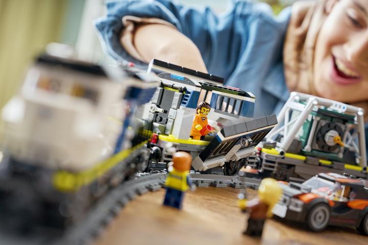 Immagine prodotto LEGO Attacco al treno della polizia (60508, LEGO City)