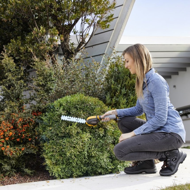 Actual product image Stiga Cordless grass and shrub shears SGM 102 (Cordless hedgecutters)