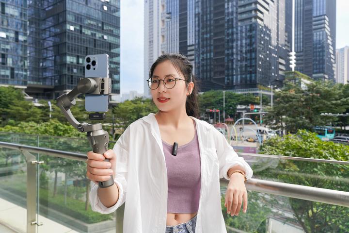 Immagine prodotto Boya BY-WM3T-D2 - Kit per Lightning 2 x trasmettitore / 1x ricevitore / 1x custodia (BY-WM3T-D2)