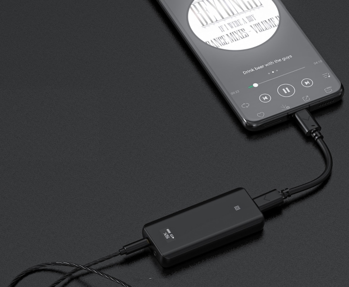 Actual product image FiiO BTR5 2021 USB-C and Lightning (USB-DAC, gain switch, Microphones, Bluetooth)