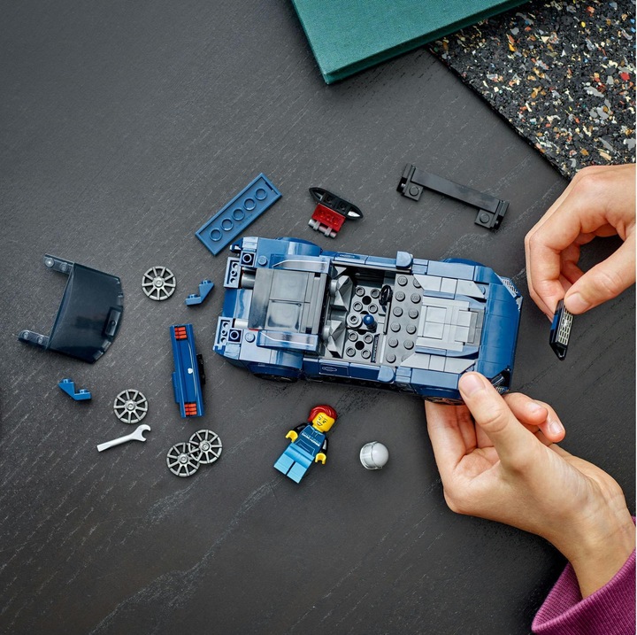 Actual product image LEGO Ford Mustang Dark Horse sports car (76920, LEGO Speed Champions)