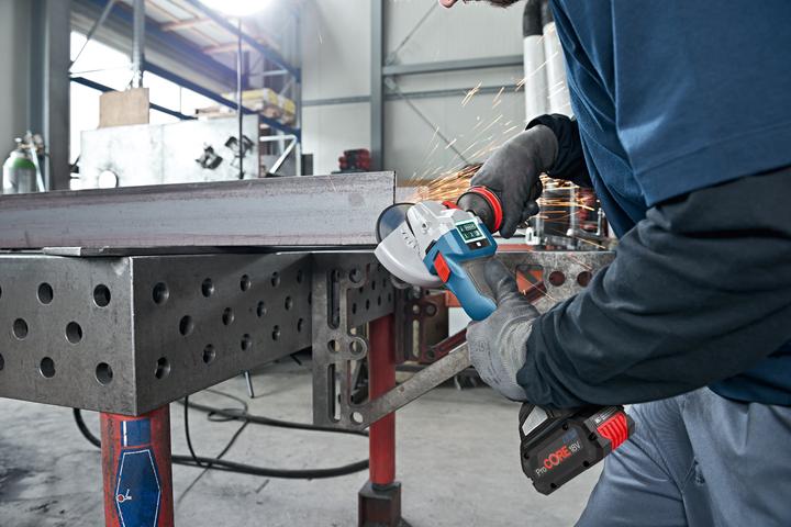 Produktbild Bosch Professional GWS 18V-10 SC (150 mm)