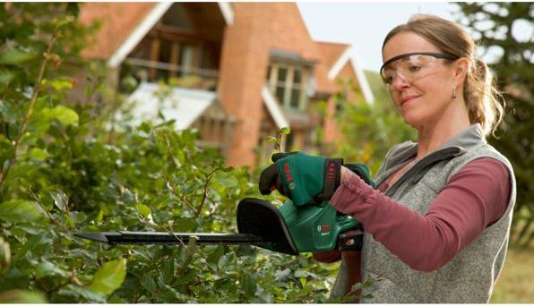 Produktbild Bosch Home & Garden EasyHedgeCut 18-45 (Akkubetrieb)