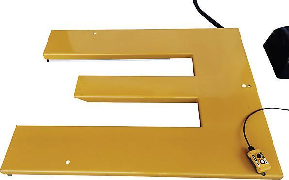 Actual product image eurokraft basic Low profile lift table, E shaped, max. load 1200 kg, hand operated control unit.