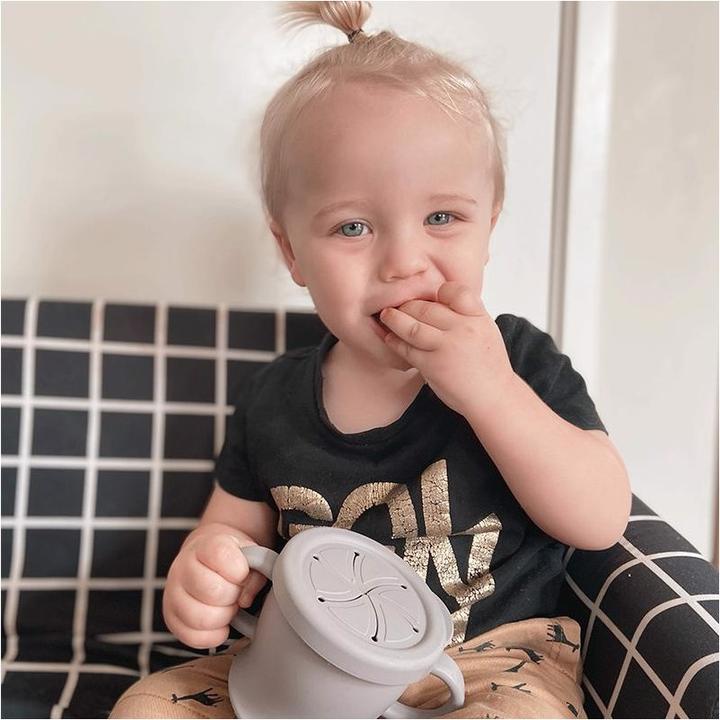 Produktbild Haakaa Trink und Snack Tasse - Stahlblau