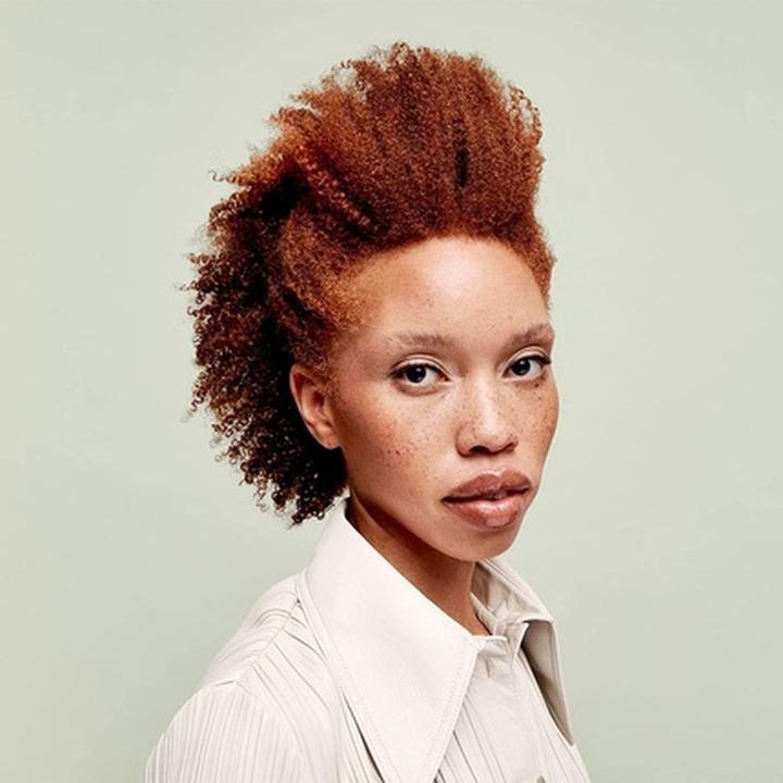 Immagine prodotto DevaCurl Il detergente Curlbond Re-Coiling a schiuma delicata riduce l'effetto crespo fino a 48 ore. (Shampoo liquido)