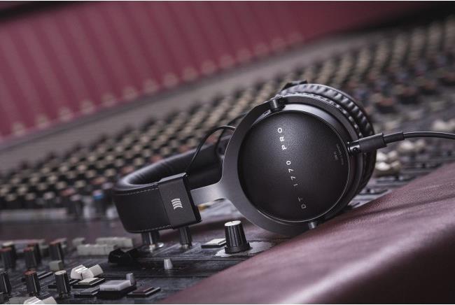 Actual product image Beyerdynamic DT 1770 Pro (No noise cancelling, Cable)
