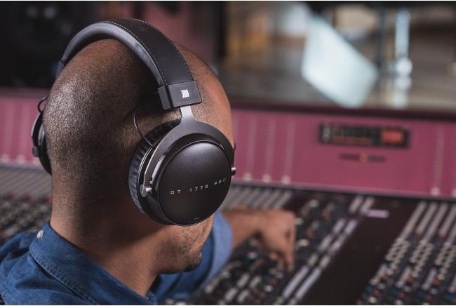 Actual product image Beyerdynamic DT 1770 Pro (No noise cancelling, Cable)