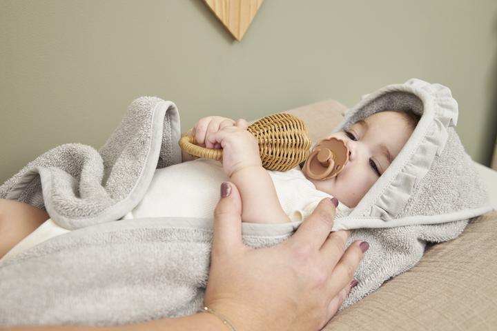 Immagine prodotto Meyco Asciugamano con cappuccio Baby Ruffle - spugna - grigio - 80x80cm