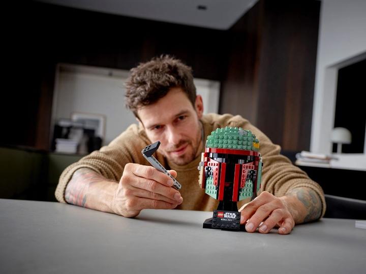 Actual product image LEGO Boba Fett Helmet (75277, LEGO Star Wars)