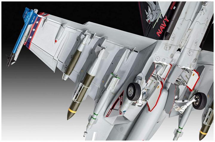 Actual product image Revell F/A-18E Super Hornet