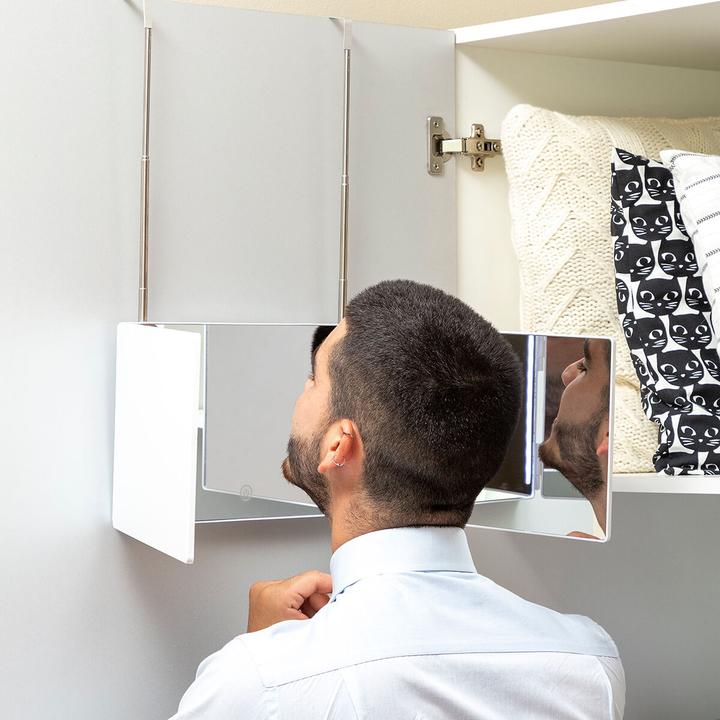Actual product image InnovaGoods Bathroom mirror with LED - 360º SINE - Lithium battery (32 x 6 x 24 cm)