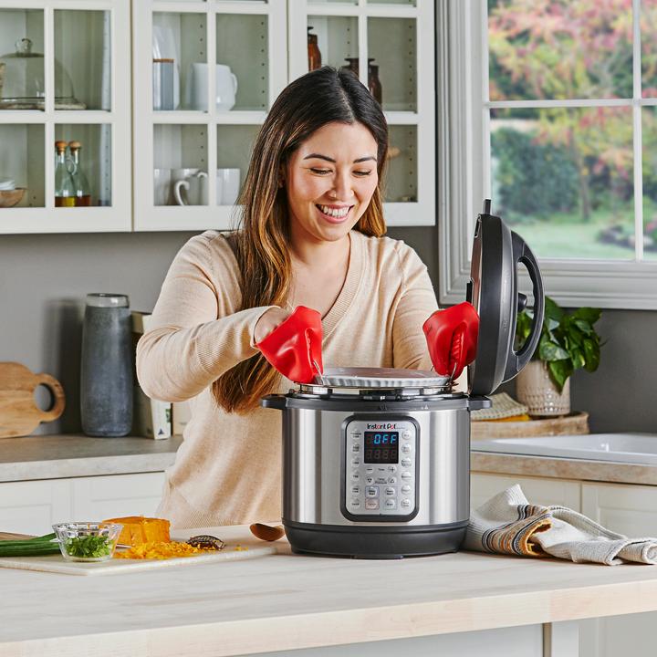 Actual product image Instant Pot Duo Plus pressure cooker