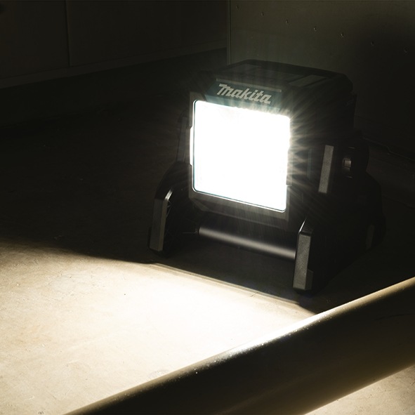 Actual product image Makita ML003G (1100 lm)