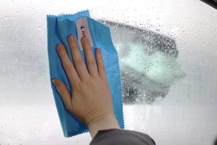Produktbild Nigrin Anti-Beschlag-Tuch ECO, blau, 250 x 230 mm