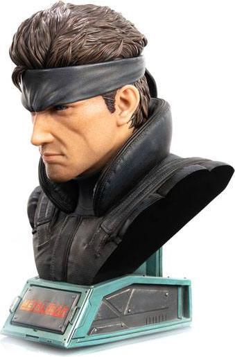Actual product image First 4 Figures Metal Gear Solid buste 1/1 Solid Snake 56 cm