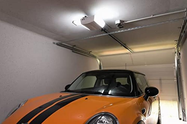 Produktbild Marantec Komfortable Garagentorantrieb mit LED-Beleuchtung und Smart-Home-Funktion