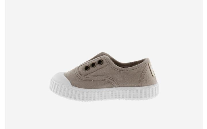 Actual product image Victoria girl's trainers 1915 anglaise toile lavée (24)