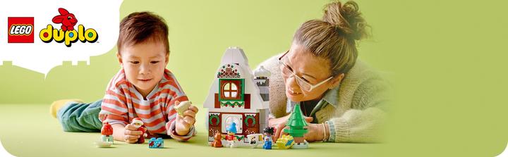 Actual product image LEGO Gingerbread House with Father Christmas (10976)