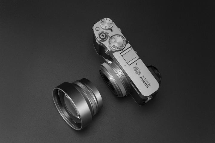 Actual product image Viltrox TCL X100VI Telephoto Conversion Lens for Fuji X100VI Silver (Teleconverter)