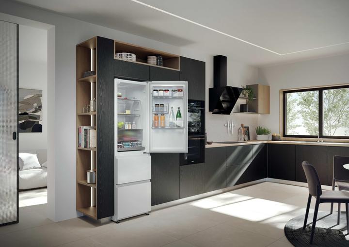 Actual product image Haier HTR3518ENMW (303 l)