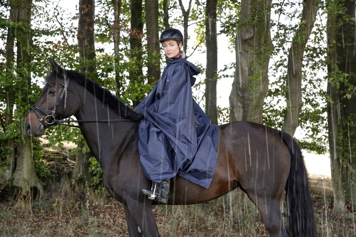 Actual product image Covalliero Riding Rain Poncho Unisex (One size)