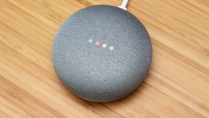 Produktbild Google Home Mini (Google Assistant, IFTTT)