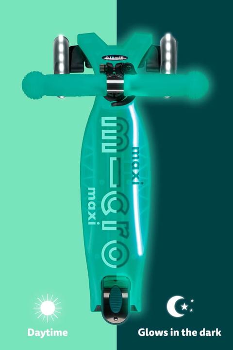 Actual product image Micro Scooter Maxi Deluxe Glow LED Plus Jelly Green