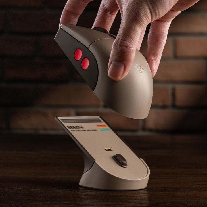 Image du produit 8bitdo - Retro R8 Mouse C64 Edition - Grey (Docking, Filaire, Sans fil)