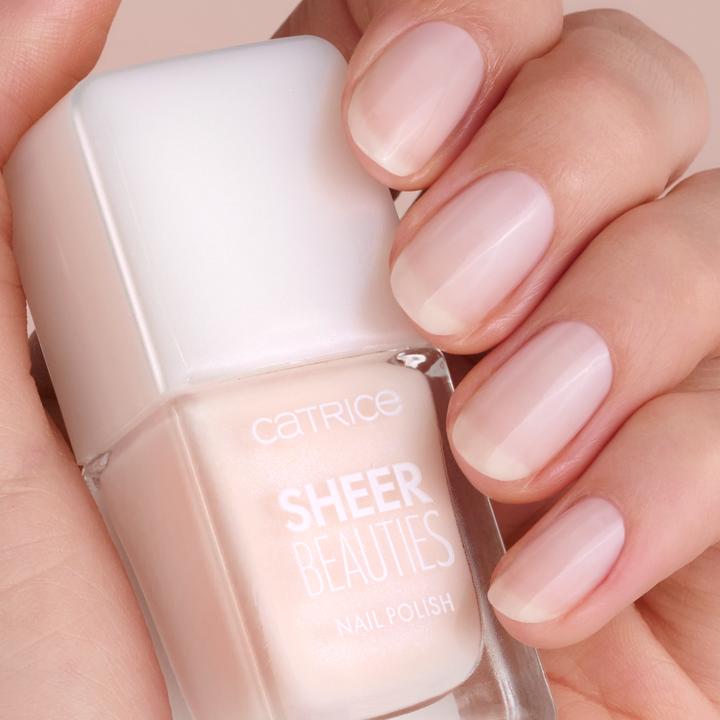 Immagine prodotto Catrice Sheer Beauties Smalto Unghie (010 Lattea Non Colpevole, Smalto)